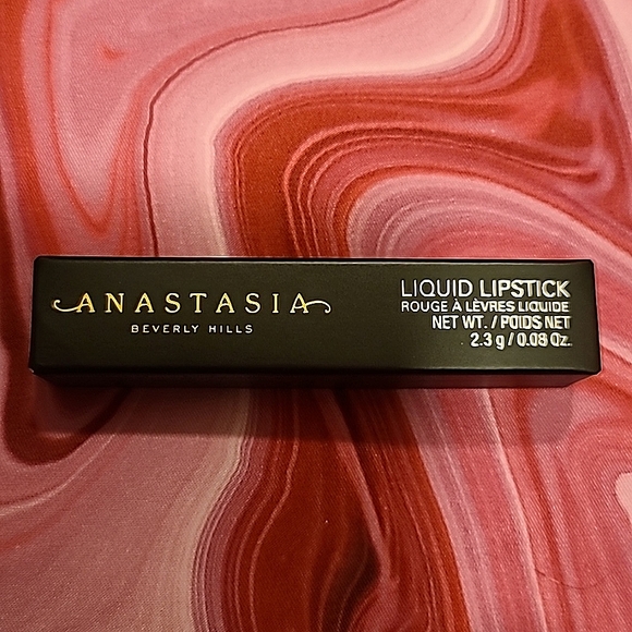Anastasia Beverly Hills liquid lipstick in crush - Picture 2 of 5